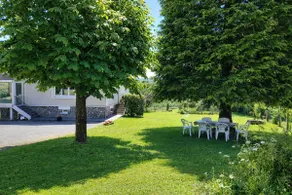 Countryside, comfort and culture just steps away - Image 5