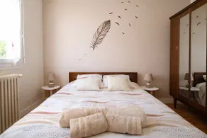 Countryside, comfort and culture just steps away - Image 3