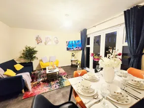 RG2 4BDR Grand Home Parking Contractor & Family - Image 3