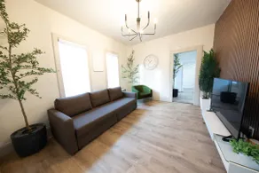 Modern Apt Near Airport | 7 Min to Downtown - Image 5
