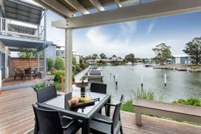 Captains Cove Resort - Waterfront Apartment  - Image 2
