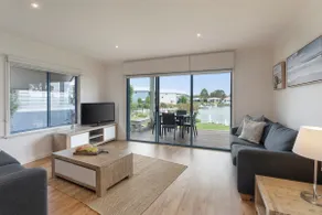 Captains Cove Resort - Waterfront Apartment  - Image 4