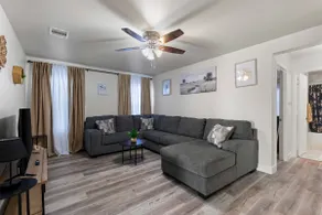 Chic Modern Farmhouse-Sleeps 12- Near Randolph AFB - Image 5