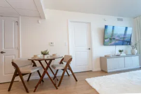 The Coastline Apartment - Image 3