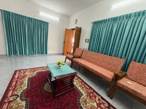 Peacock feather home stay - Image 2
