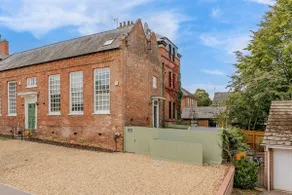 Stylish Stay w/ All You Need – Old Grammar School - Image 3