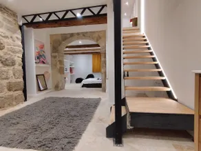 stunning fully renovated apartment - Image 3