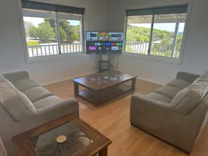 Sea Breeze Beach House - Image 2