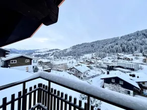 Laax Ski Escape. Cosy Alpine Apartment - Image 2