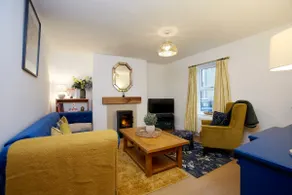 Charming two-bed cottage in rural Wolds village - Image 2