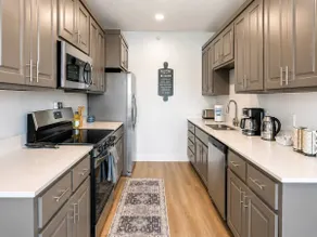 Elegant Stay • Downtown • Steps to Convention Ctr - Image 2