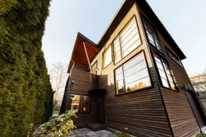 NEW Modern Treehouse Retreat | Balcony & Garage - Image 5