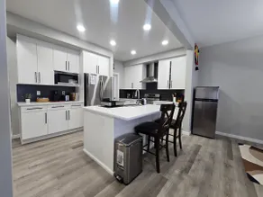 Modern home for groups | Near YEG Airport - Image 5