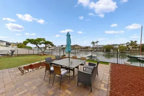 4B Canal-Style Living Newport - Image 5