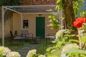 Design and comfort with a private garden - Image 5