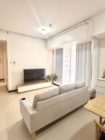 Spacious 3BR 2 balcony Resort vibes near BGC - Image 3