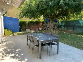 Quiet and shaded house 2 steps from the city - Image 3