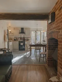 Charming Character Cottage in Central Bridport - Image 2