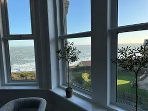 Sea View Cliff Top Apartment - Image 3
