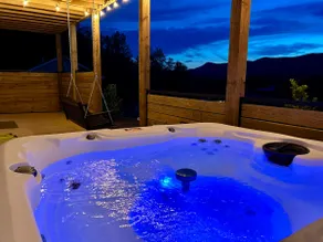 Mountain Glory | NEW | Hot Tub | Mtn View | EV - Image 4