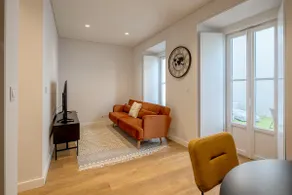 Glasgow Industrial 2BR apartment - Image 2