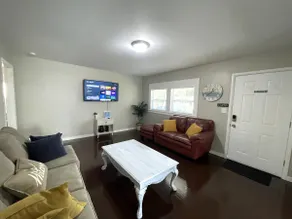 The Magnolia / Cozy • Convenient • Urban • Vibrant - Image 4