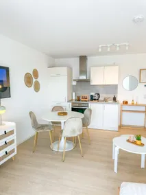 Sunset Club - Studio II - Kitchen - Balcony - Parking - Image 3