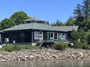 Oceanfront Cottage ”Driftwood”- 3-bed - 2 Bath - Image 3