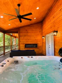 The Rehoboth Luxury Cabin in Broken Bow, Ok - Image 2