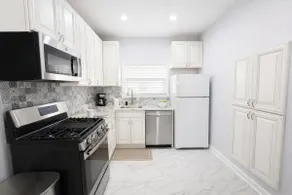 Updated Zion Home | 20 Min to Navy Base - Image 4
