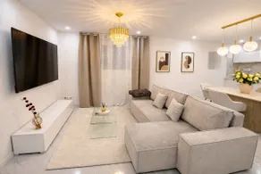 Prestige Suite - Chic & Elegant - Downtown - Image 2