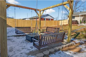 Retro Arcade Garage - Hot Tub - Fire Pit Swings - Image 2