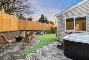 Perfectly Located Home w/ Spa & Mini Golf - Image 2