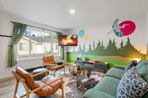 Perfectly Located Home w/ Spa & Mini Golf - Image 3