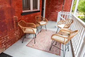 Allen Town Oasis- 2 Bed 1 Bath Free Parking - Image 3