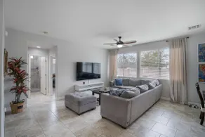 Westgate Retreat, Family & Pet-Friendly 4BR Home - Image 4