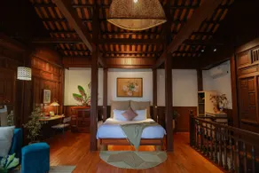 Boutique Wooden Home, 1-Min Walk to Old Town - Image 3