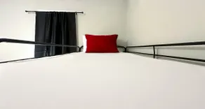 Cozy & Charming Apt for 4 | Near City + Airports - Image 4