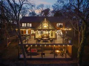 Luxury Lakefront Retreat 30 mins from Nashville - Image 2