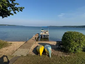 Beautiful Lake House! - Image 4