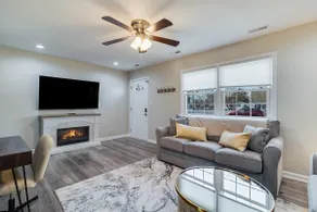 In Leonardtown Square! Walk to wharf, shops, food! - Image 2