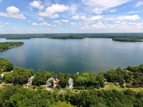 Even Tide on Deer Lake *Just steps to The Lake - Image 3