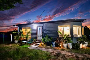 Farm Guesthouse, Paddock, Parking float or Caravan - Image 4