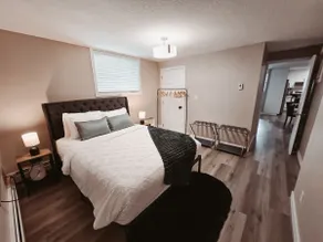 Riverfront Condo - Free Parking, Walk DT, Sleep 4 - Image 3