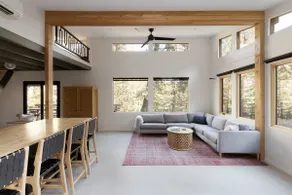 Dreamy Mountain Cabin - Image 2