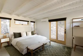 Dreamy Mountain Cabin - Image 4