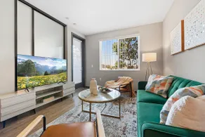 Modern 2BR/2BA in Irvine Pool & Gym + Chinese Service - Image 2