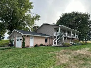 Peaceful Hollow Retreat w/ POOL & HOT TUB! - Image 4