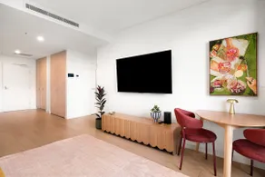 Luxe Apartment - Pool, Gym, Parking, Sky Rooftop - Image 5