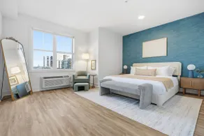Designer King 1BR Near NYC | Parking, Pool & Gym - Image 4